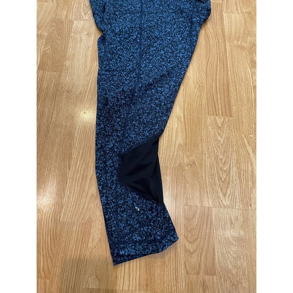 Lululemon Peace Revival Crop - Picture 3 of 7